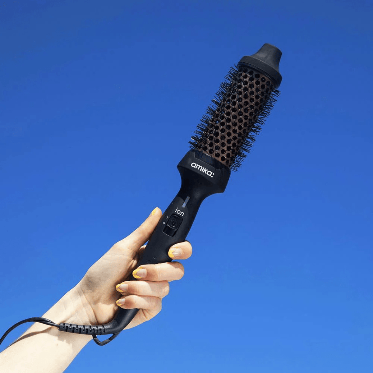 BROSSE THERMIQUE IONIQUE BLOWOUT BABE – AMIKA